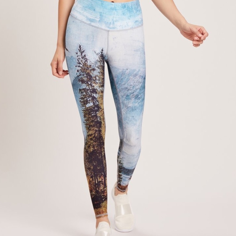 New Niyama Sol Leggings - Size Medium